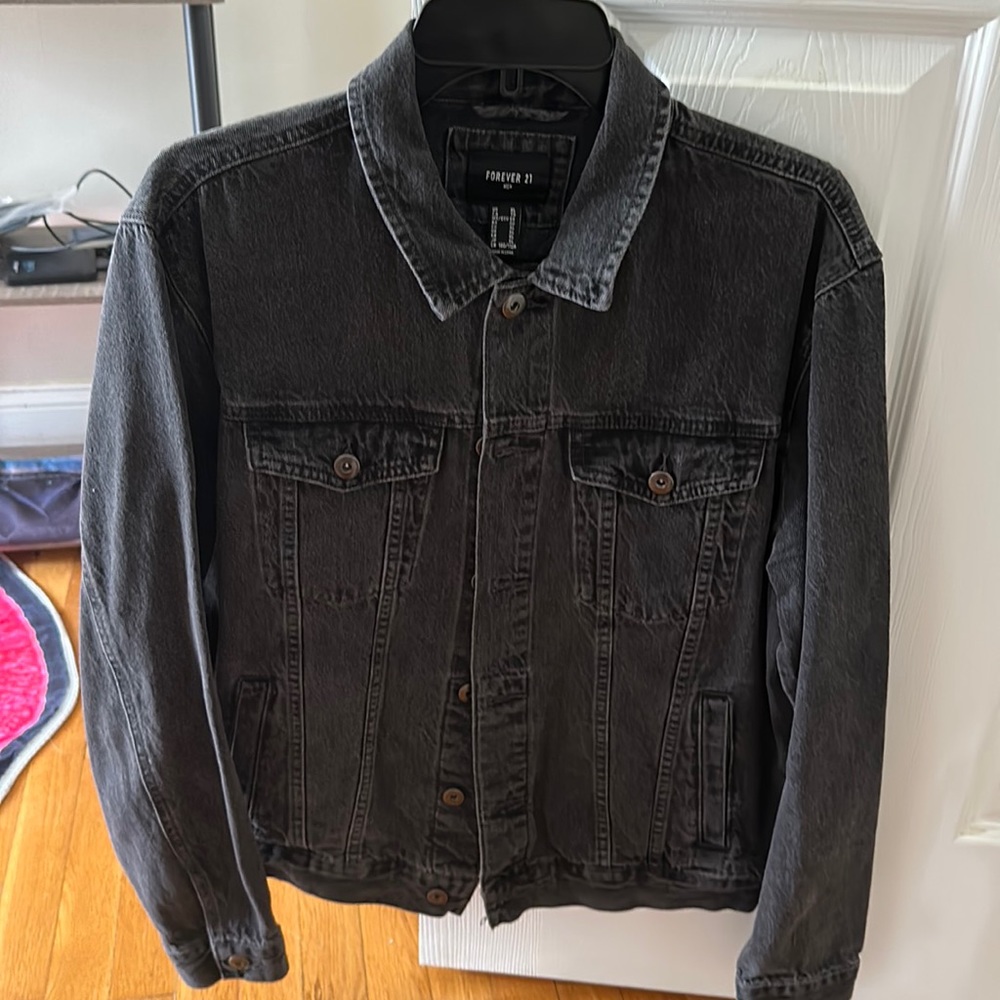 Black Forever 21 men’s denim button down jacket